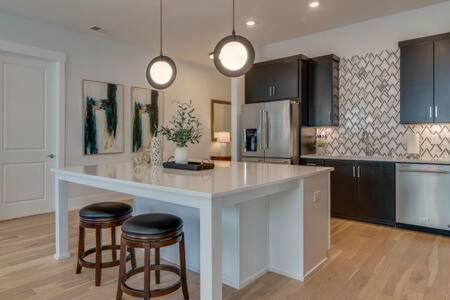 The Briar - Luxurious Condo Near Vanderbilt, Νάσβιλ Εξωτερικό φωτογραφία
