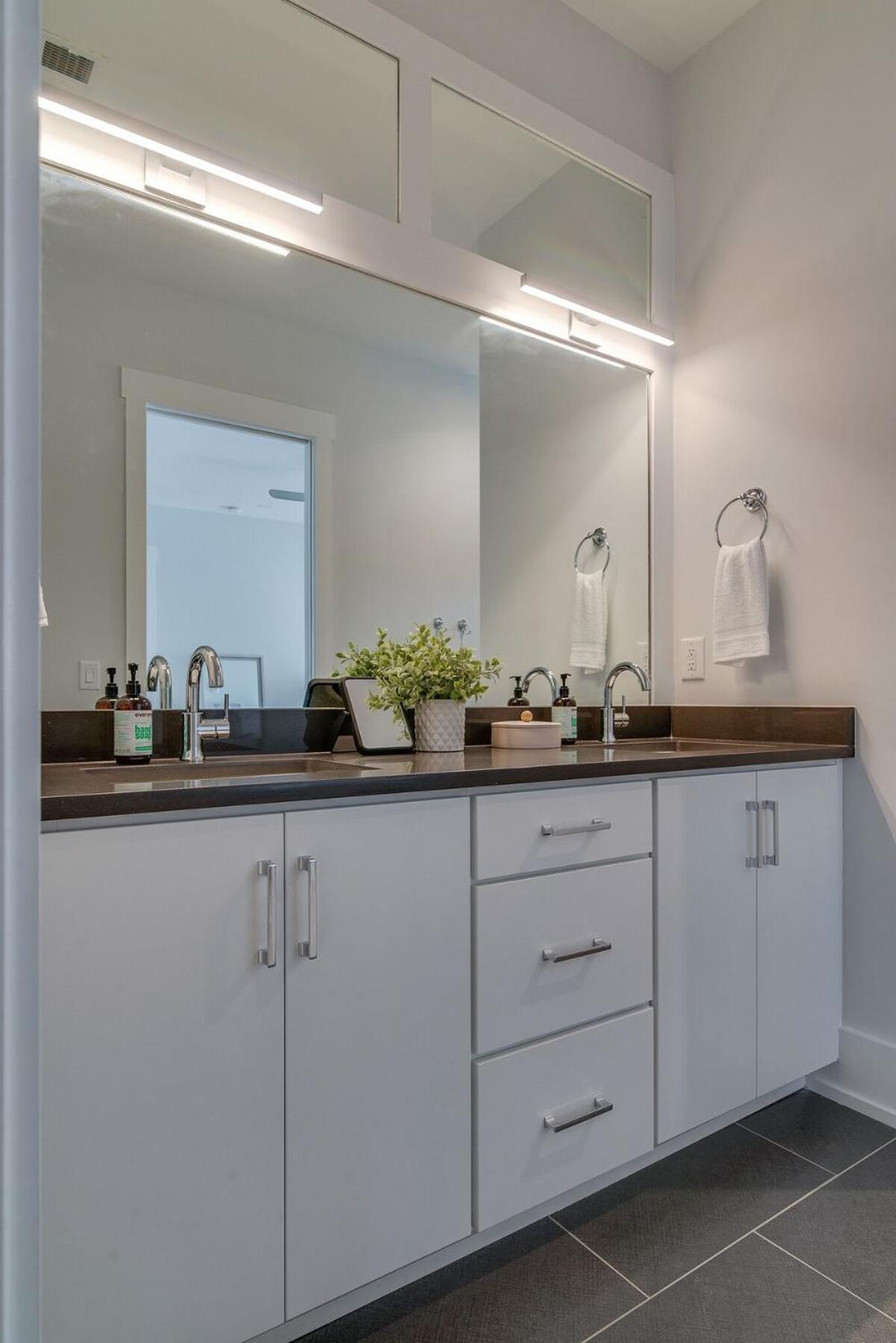 The Briar - Luxurious Condo Near Vanderbilt, Νάσβιλ Εξωτερικό φωτογραφία